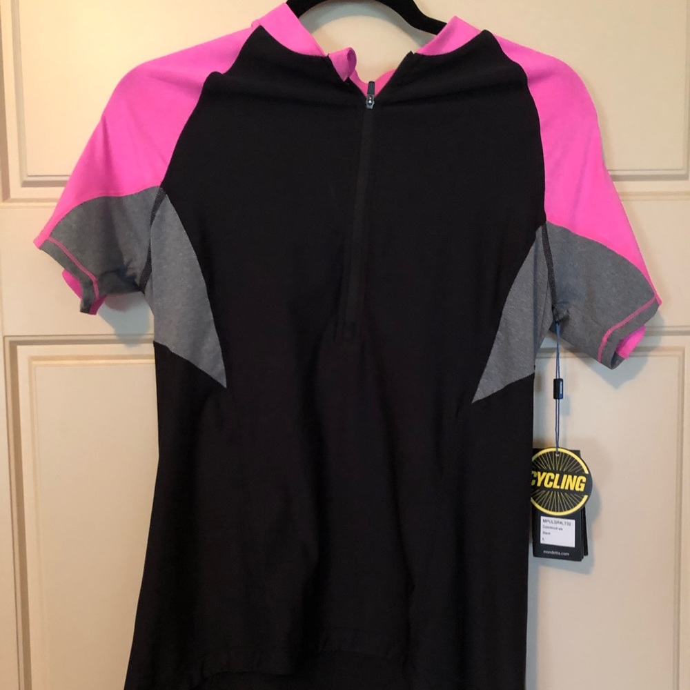 New with tags Short Sleeve Mondetta Biking Jersey